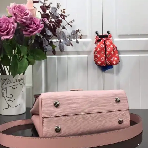 GRENELLE PM VUITTON LOUIS 0509